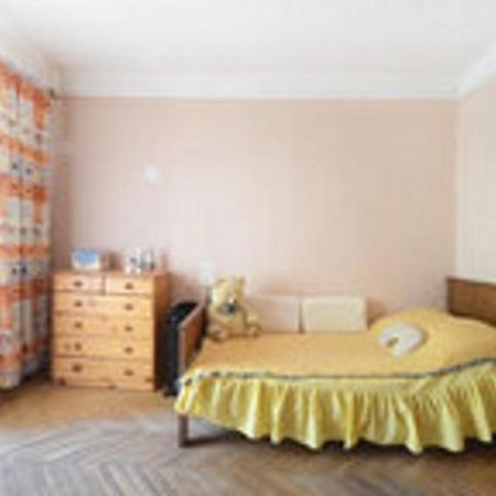 Comfortable Isolated Turnkey Room Near The Subway And The International Exhibition Center Kiew Exterior foto